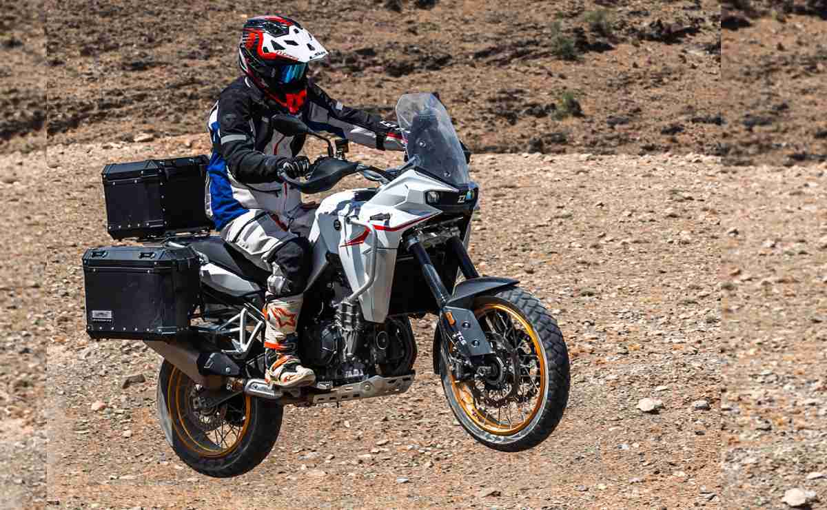 Kove 800 X GT: Una moto trail media con aspiraciones asfálticas
