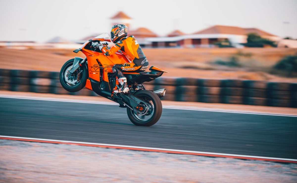 KTM 990 RC-R cinco claves