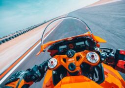 KTM 990 RC-R cinco claves