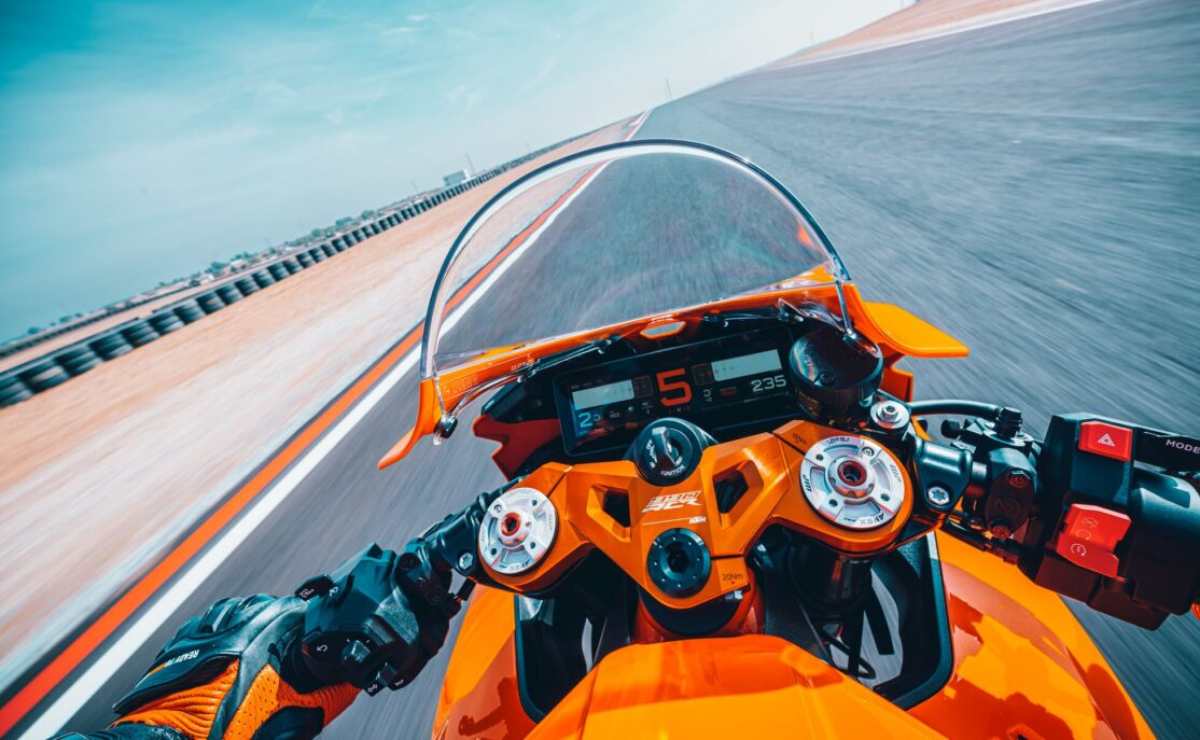 KTM 990 RC-R cinco claves
