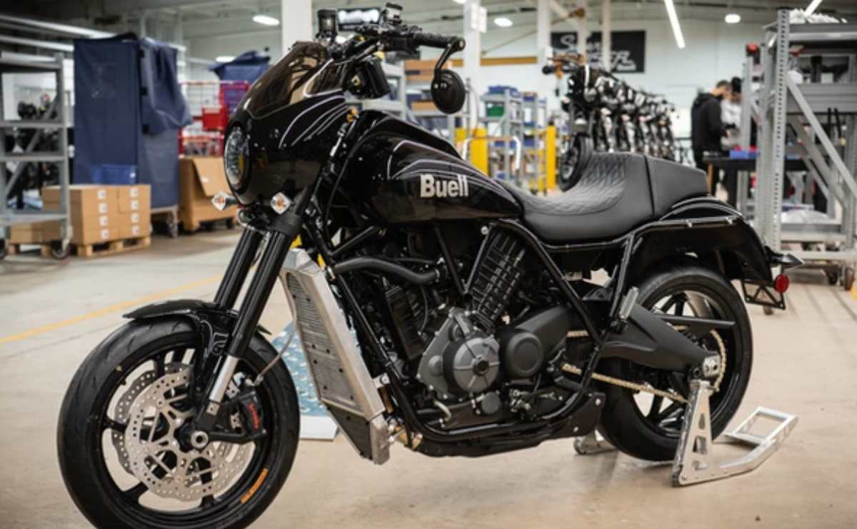 moto custom Buell Super Cruiser