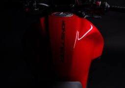 Moto naked Ducati Mosnter 2026