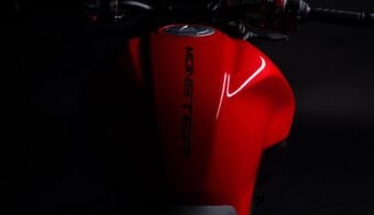 Moto naked Ducati Mosnter 2026