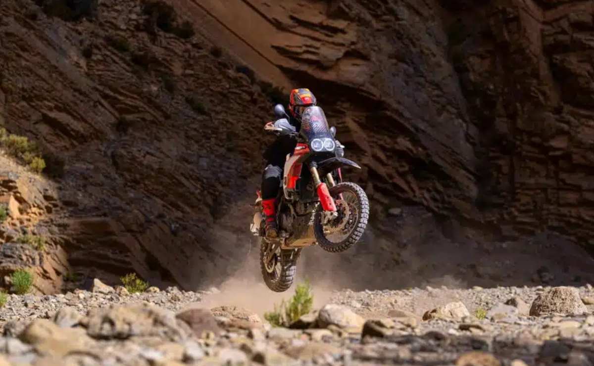 Moto trail Ducati Desert X v2