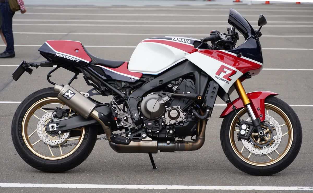 Yamaha XSR900FZ