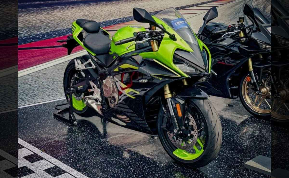 Moto deportiva Cyclone RC700