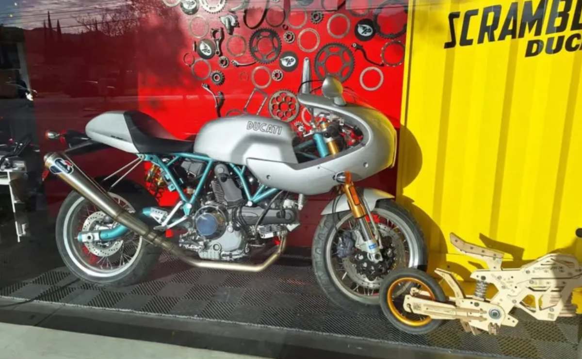 Moto Ducati Paul Smart 1000 LE