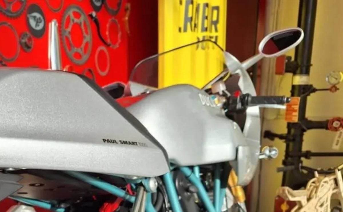 Moto Ducati Paul Smart 1000 LE