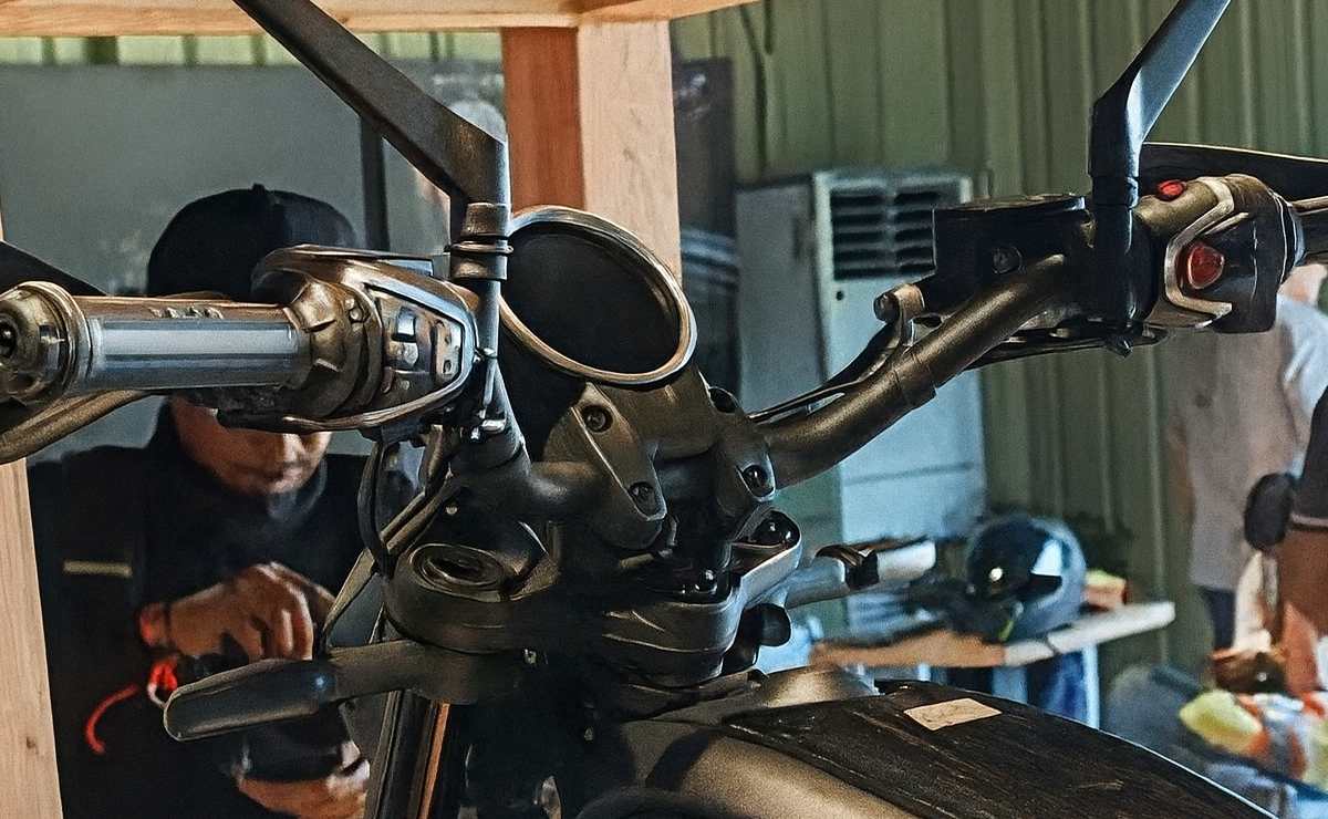 royal enfield flying flea s6 electric scrambler 1 Royal Enfield Flying Flea S6 Electric Scrambler