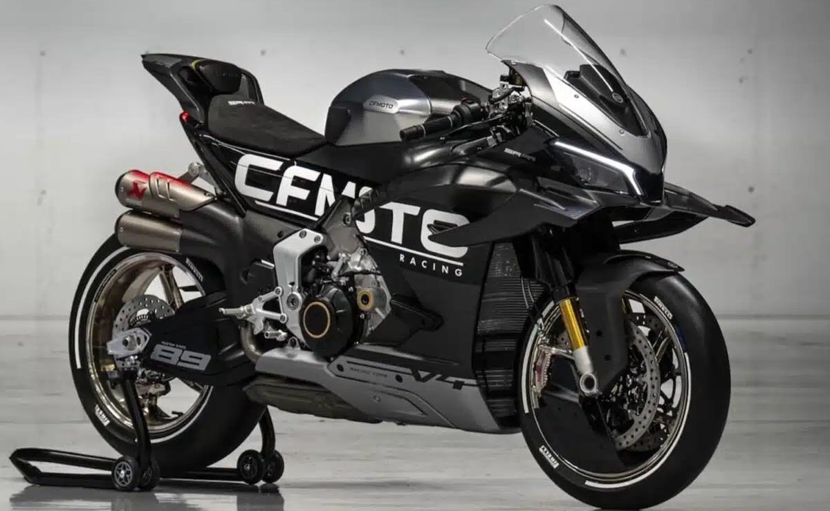 cfmoto v4 sr rr 2 CFMoto V4 SR-RR