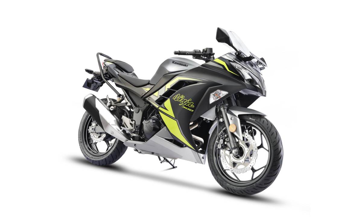 Kawasaki Ninja 300 2025: cómo es la versión más nueva de la deportiva japonesa
