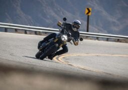 Cómo está equipada la Royal Enfield Bear 650