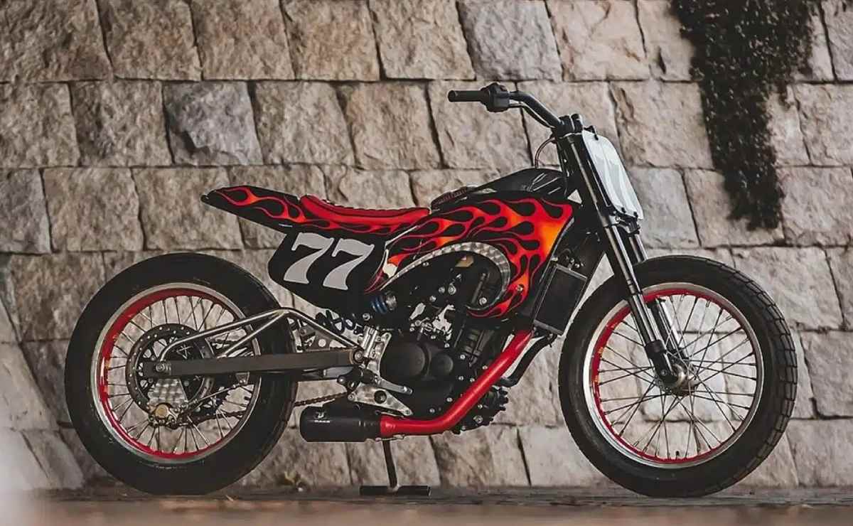 Royal Enfield Guerrilla 450 Carolina Reaper