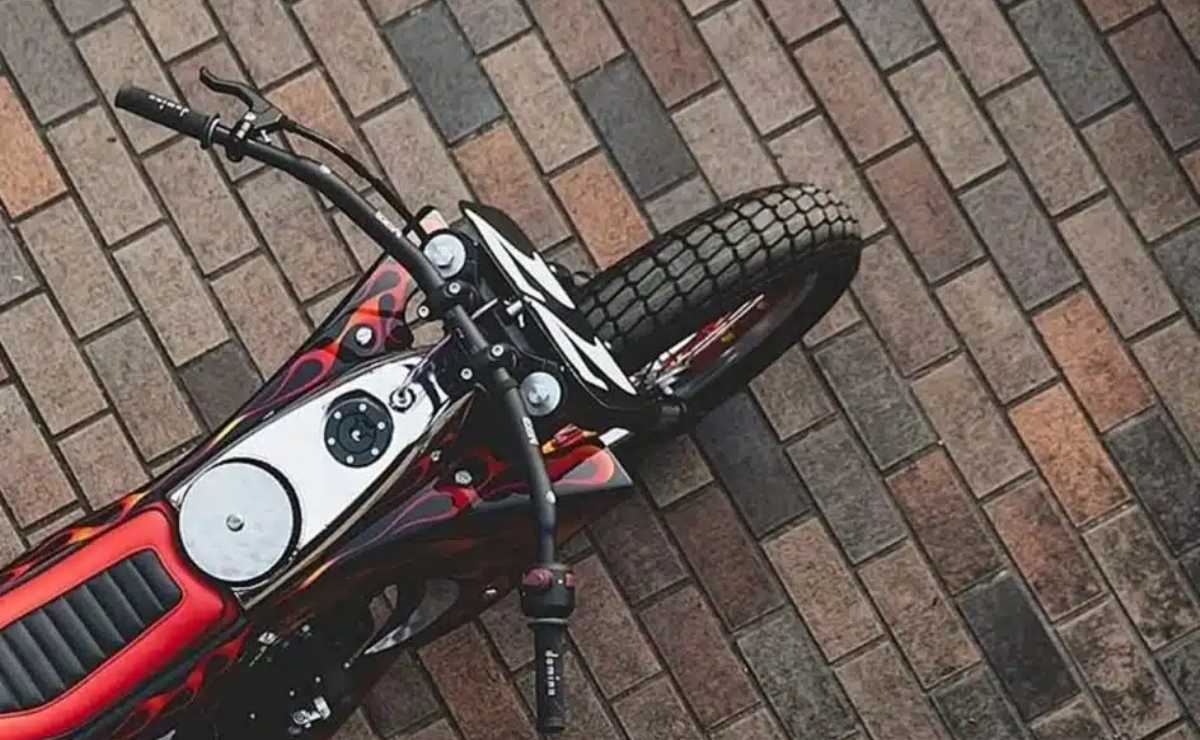 Royal Enfield Guerrilla 450 Carolina Reaper