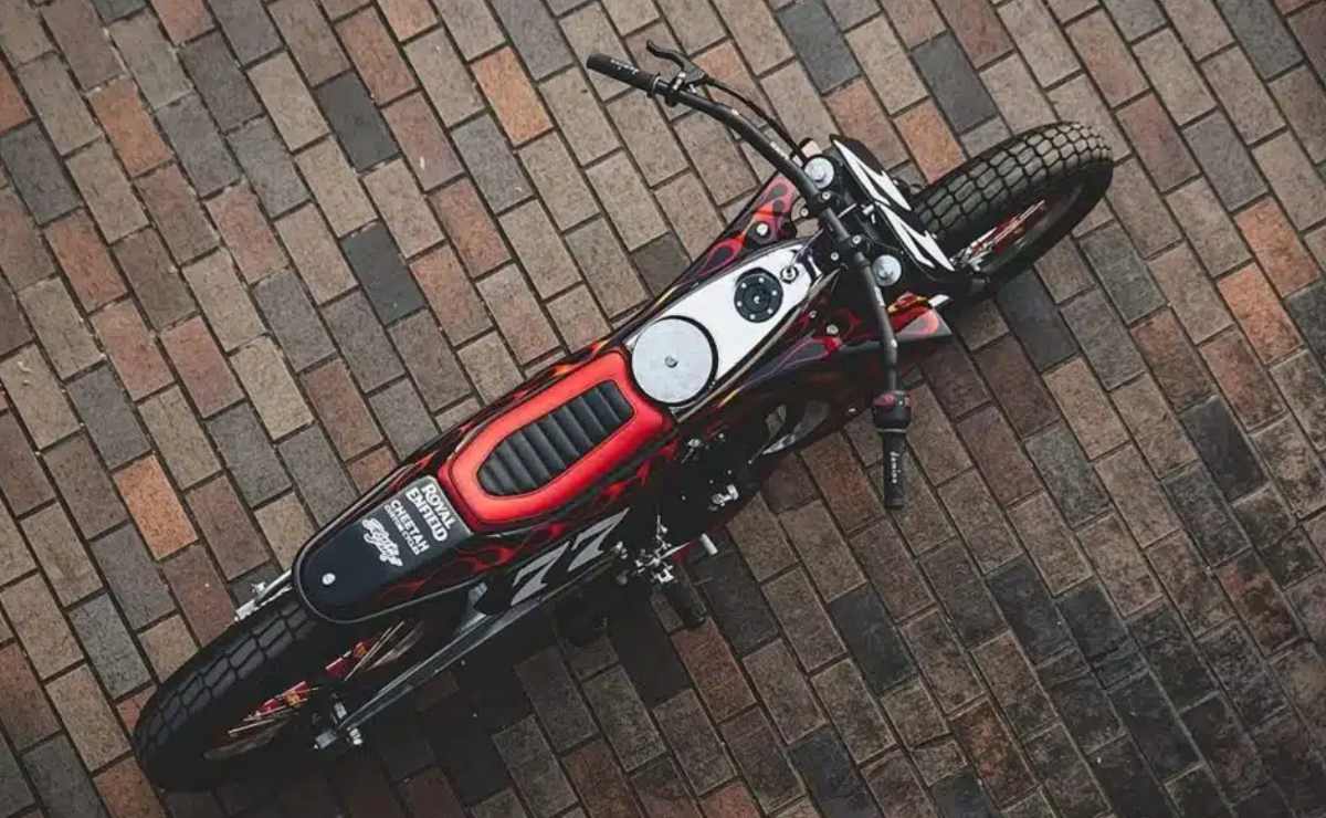 Royal Enfield Guerrilla 450 Carolina Reaper