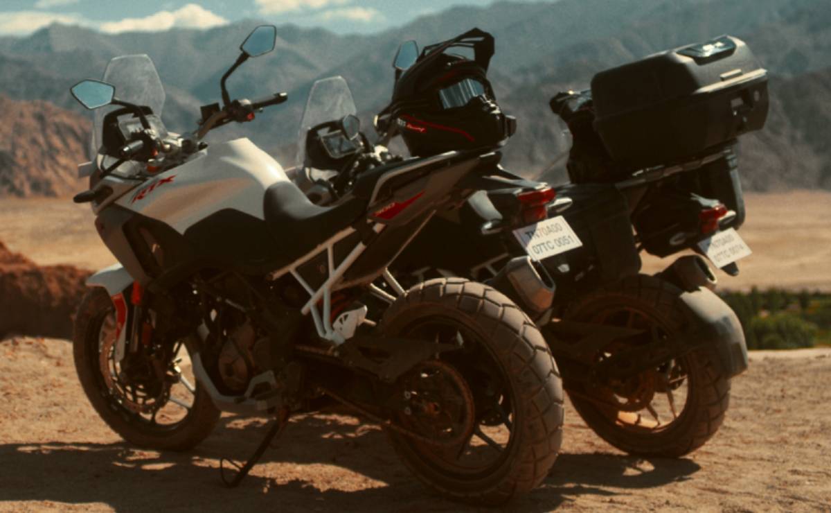 Moto trail TVS Apache RTX 300