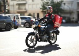 Bajaj Boxer CT 100: motor y consumo