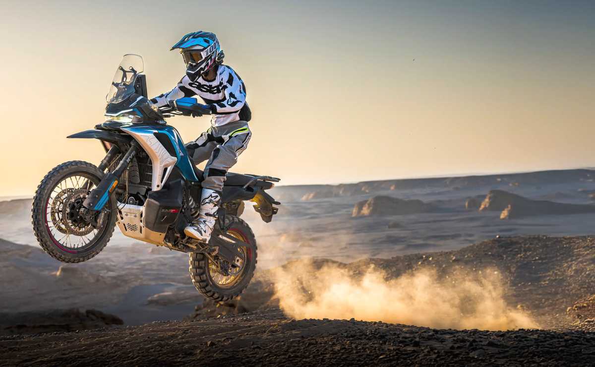 CFMoto ya vende su moto trail de 1.000 cc a un precio bastante competitivo: ¿cuanto cuesta? 