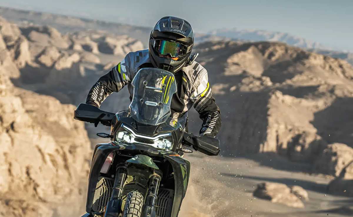 CFMoto ya vende su moto trail de 1.000 cc a un precio bastante competitivo: ¿cuanto cuesta? 
