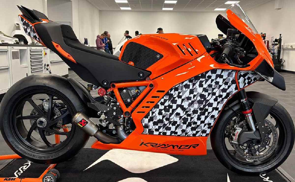 Cómo es el Super Duke Racing Kit para las naked de KTM
