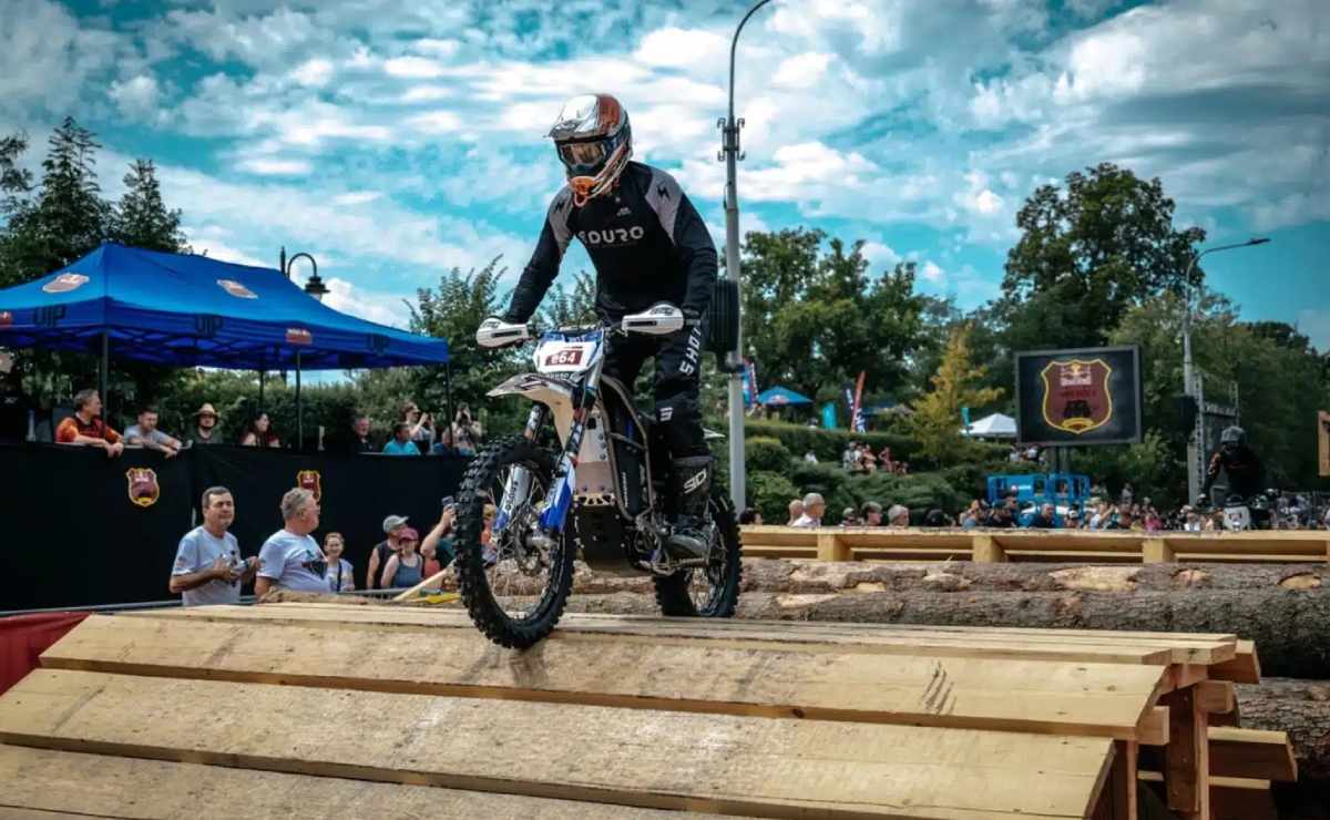 Moto eléctrica Jar-E 2026