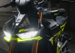 Moto Fanitc Sealth 500 vs Honda CB 500 Hornet