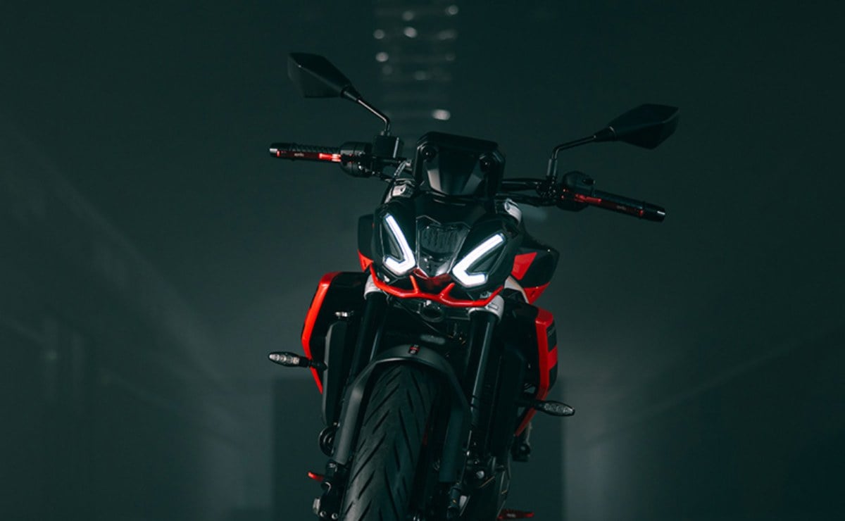 Moto naked Aprilia Tuono 457