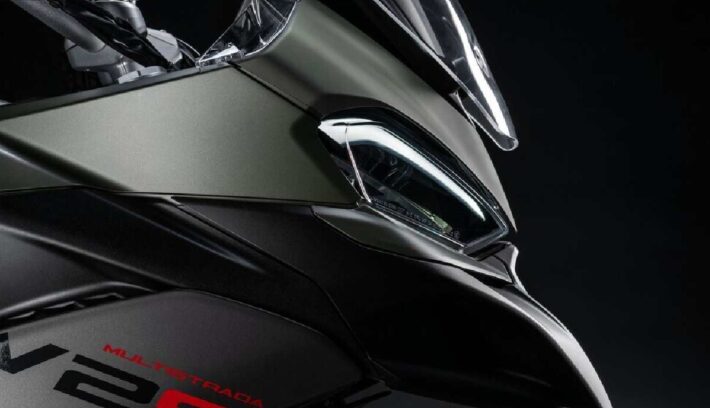 Ducati Multistrada V2 2026 moto trail