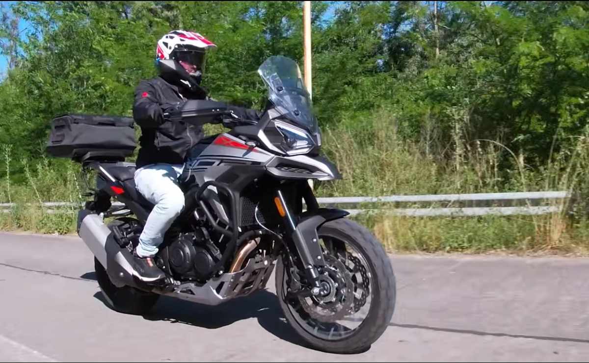 T1002VX: potencia, consumo y velocidad final de la moto trail de Morbidelli
