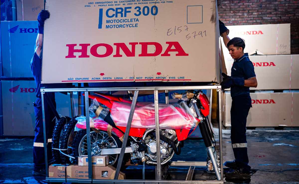 CBU, CKD e IKD en motos: qué significan y por qué cambian el precio, la oferta y hasta el equipamiento
