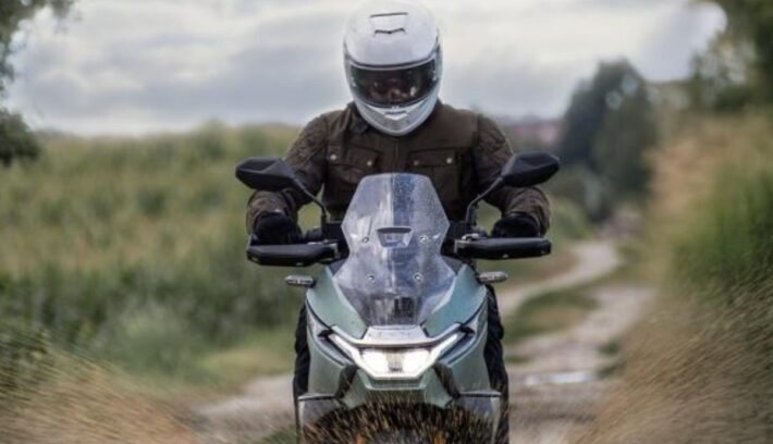 Phelon & Moore vuelve al mercado de las motos: características de su nuevo scooter