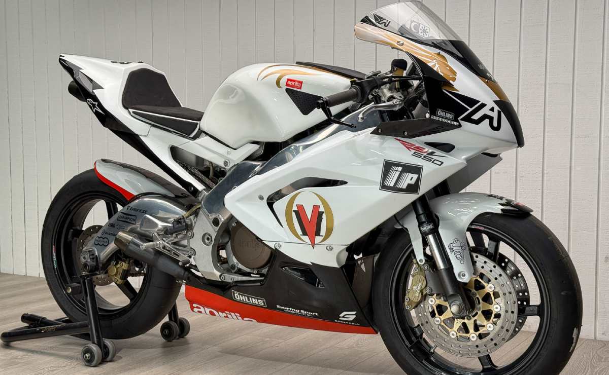 Aprilia RSV550 