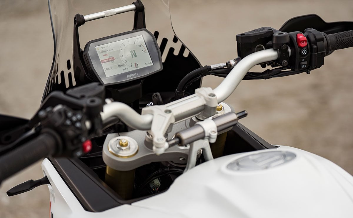 Moto trail Ducati DesertX