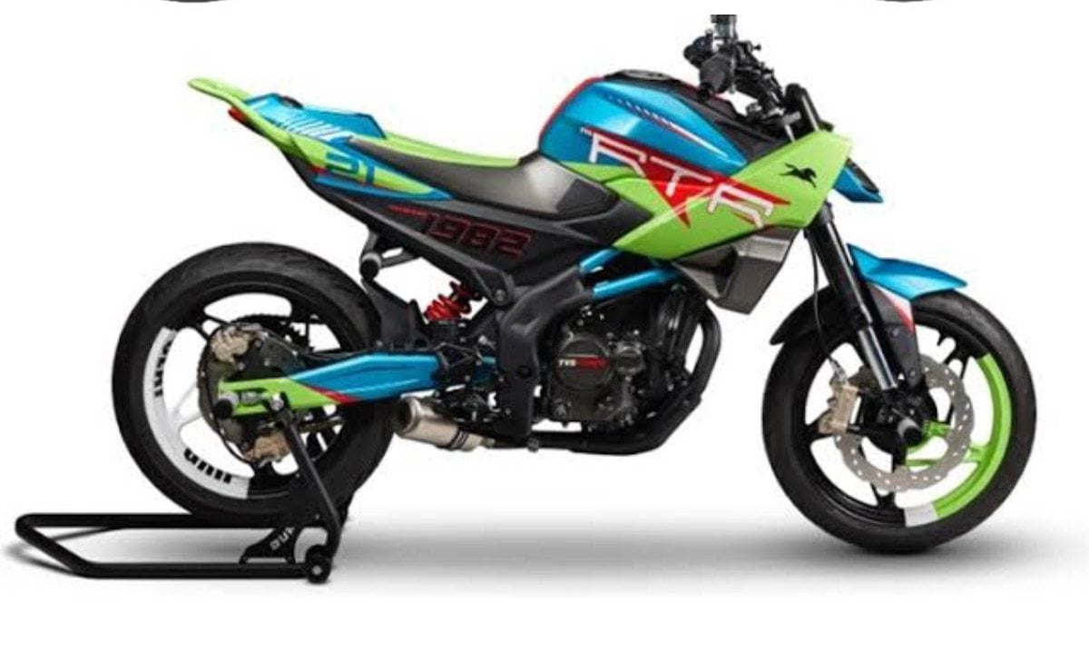 Moto TVS Apache RTR HyprStunt