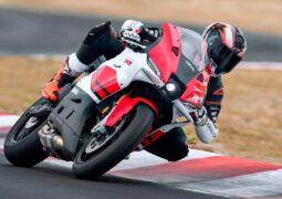 Yamaha R9 70 Aniversario: diseño y equipamiento