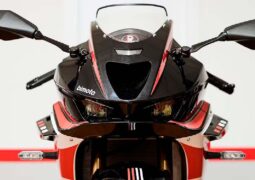 Bimota KB399: Con ADN de la Kawasaki Ninja ZX-4RR