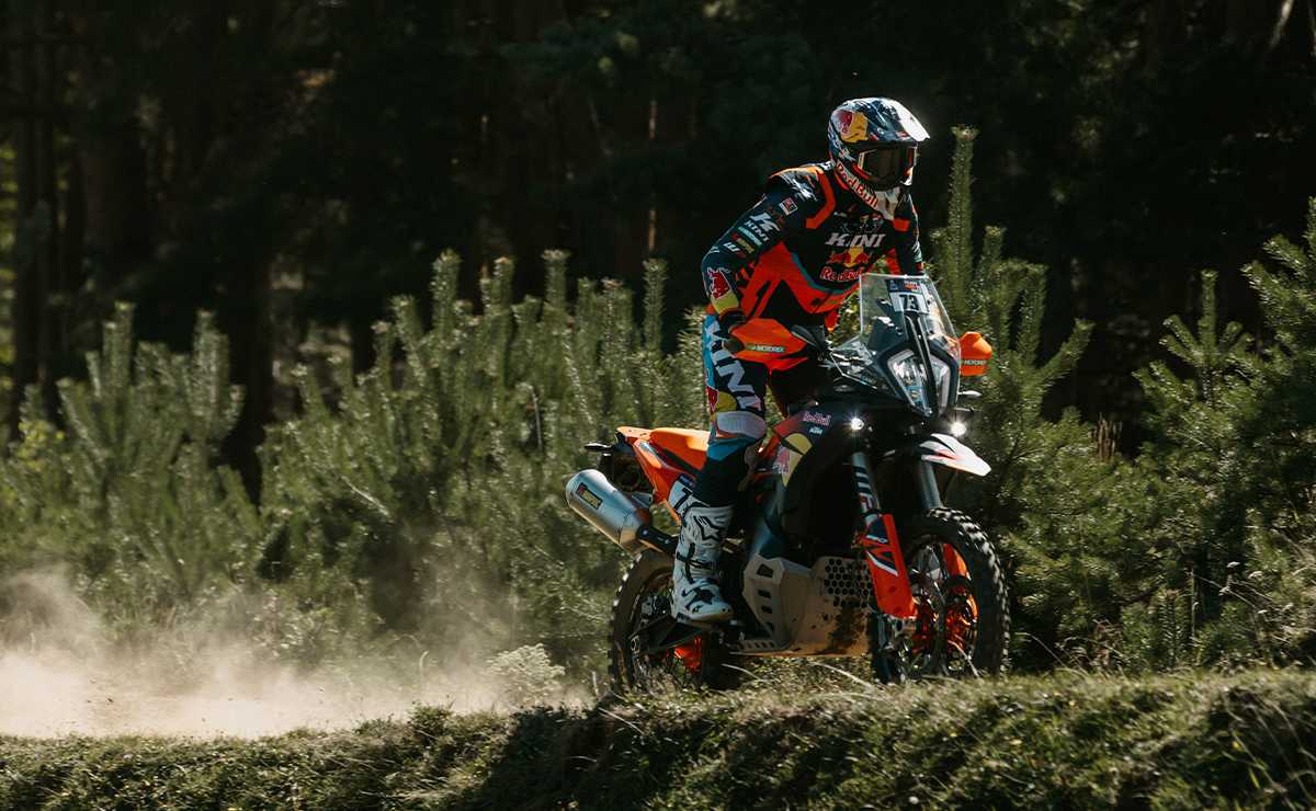 ktm 890 adventure r KTM 890 Adventure Rally 2026: en qué se diferencia
