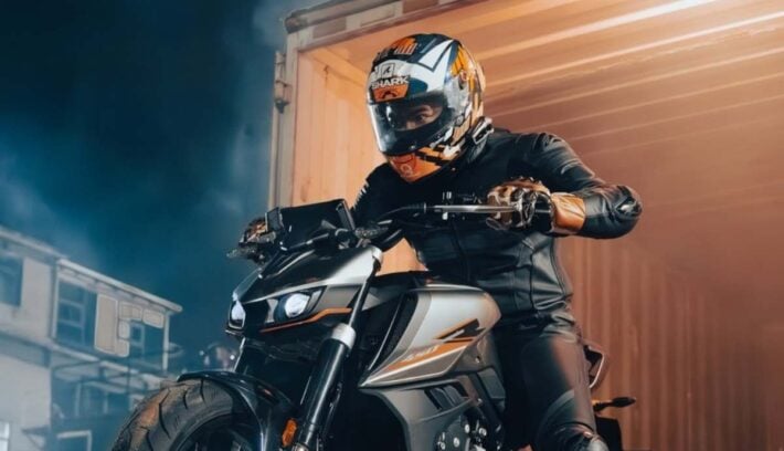 Moto Naked Kove 450R