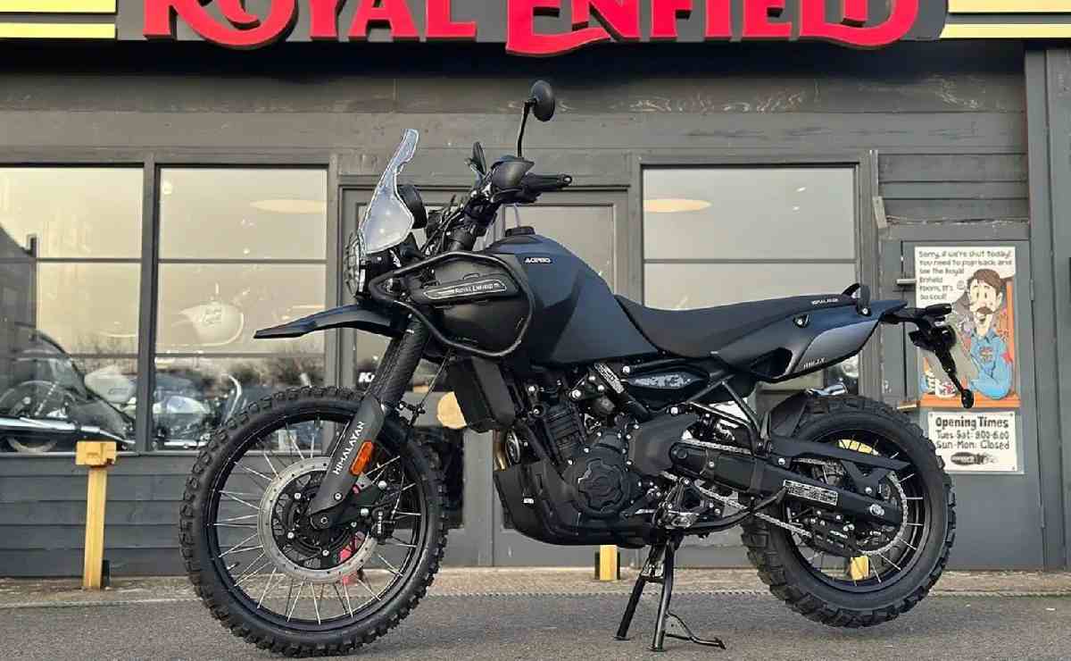 Royal Enfield Himalayan Phantom