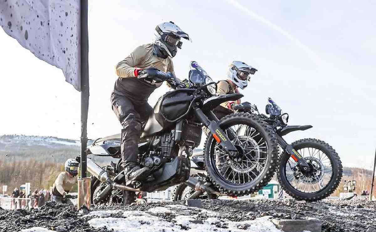 Royal Enfield Himalayan Phantom