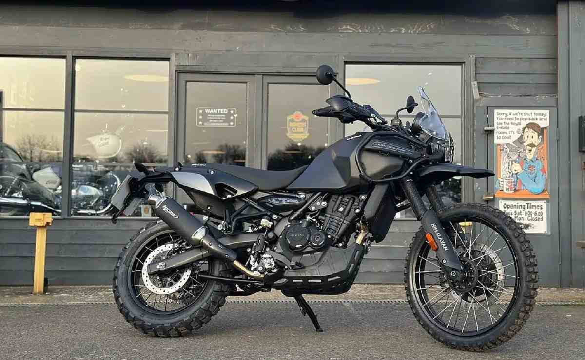 Royal Enfield Himalayan Phantom