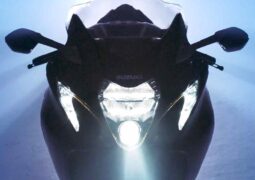 Una Suzuki Hayabusa con estética de videojuego