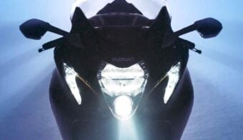 suzuki hayabusa street fighter 2 Una Suzuki Hayabusa con estética de videojuego