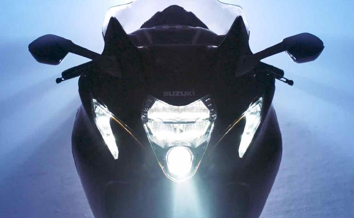 suzuki hayabusa street fighter 2 Una Suzuki Hayabusa con estética de videojuego