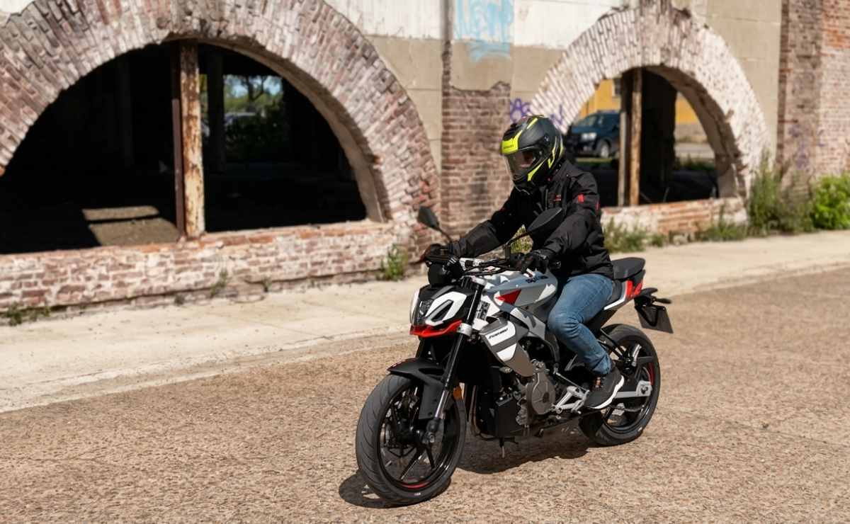 Aprilia Tuono 457 Test Ride