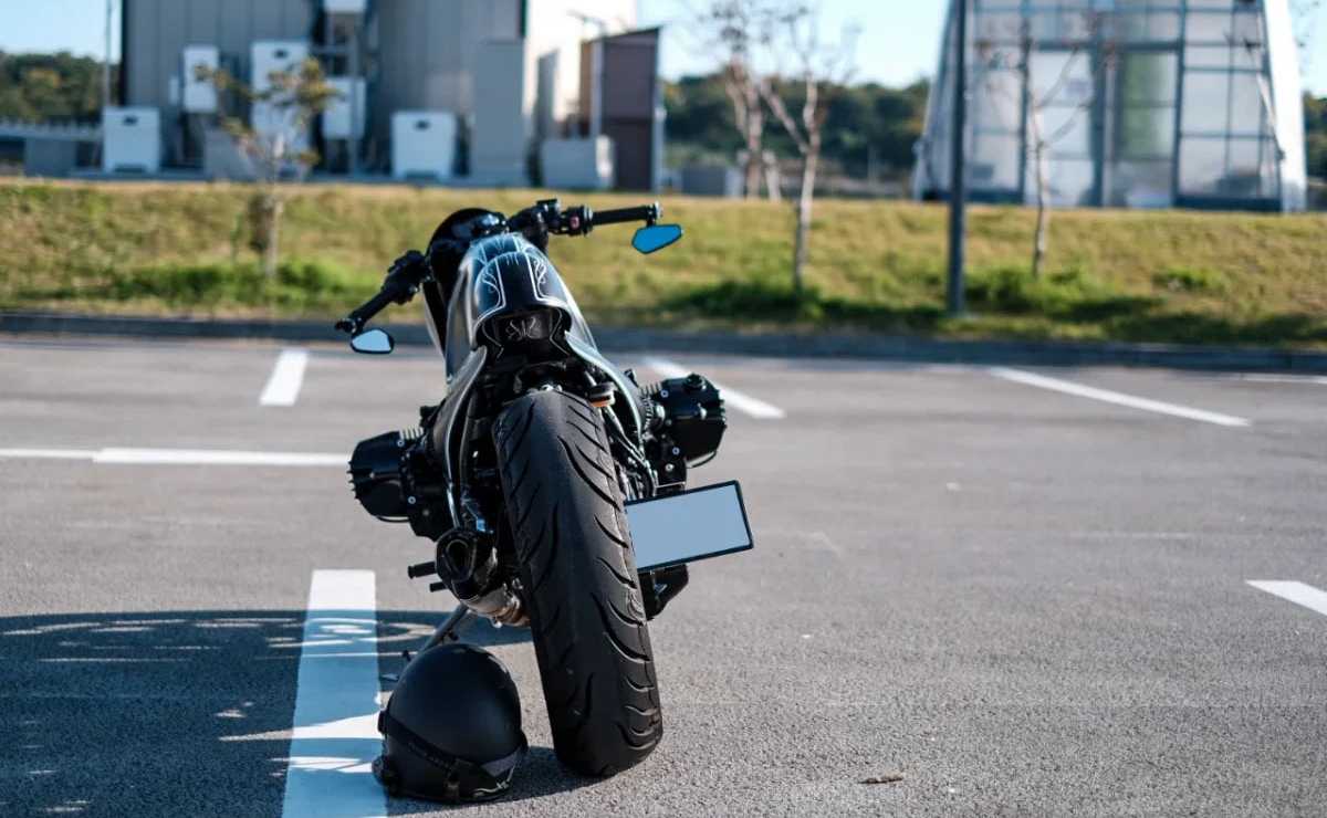 bmw rninet highway fighter BMW R NineT Highway-Fighter