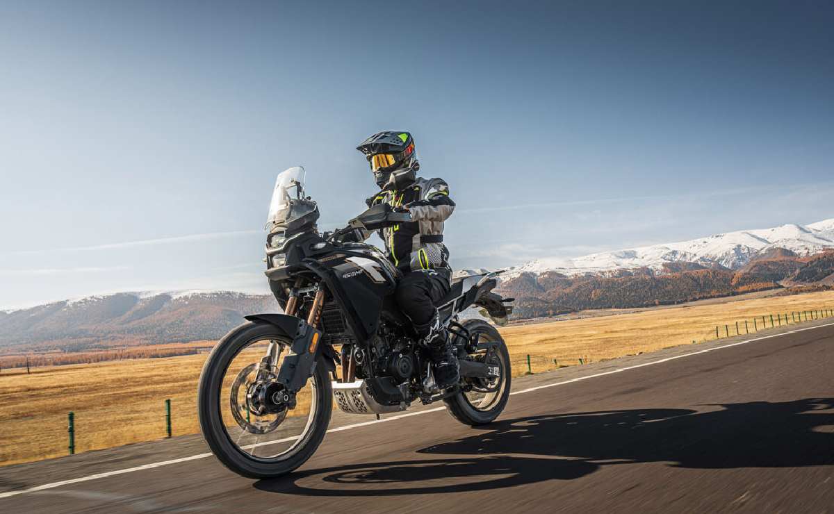 cfmoto 450mt nuevos colores 1 CFMoto 450 MT nuevos colores