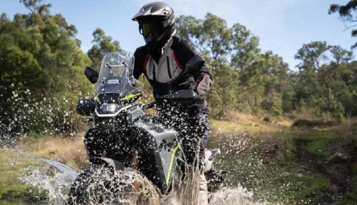 CFMoto 450 MT nuevos colores