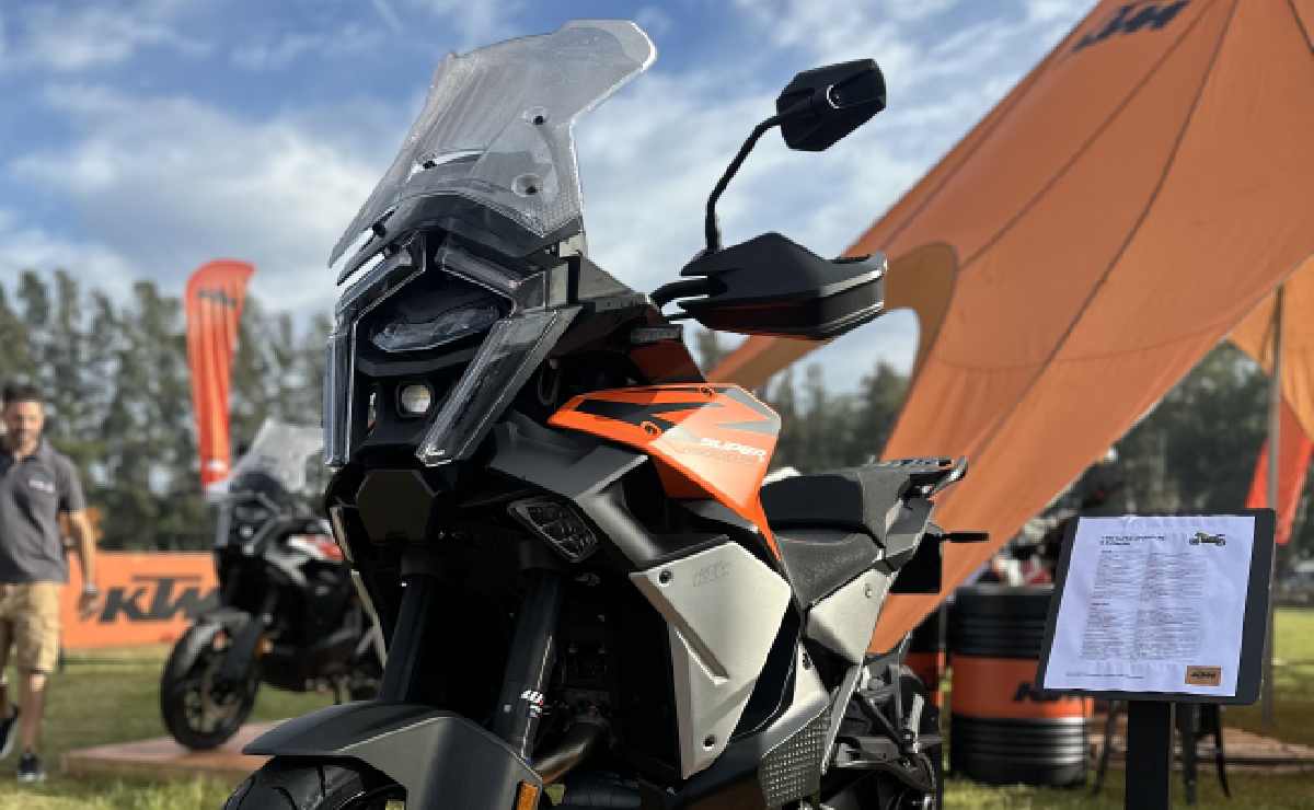 KTM presentó su trail más grande con tres versiones: ¿cuánto cuesta cada una?
