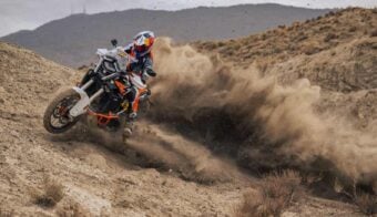 KTM presentó su trail más grande con tres versiones: ¿cuánto cuesta cada una?